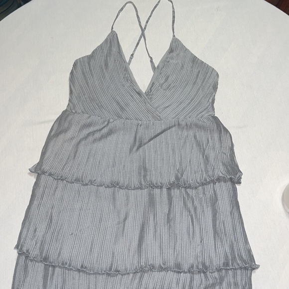 LULUS CHEERS AND TIERS GREY
CHIFFON PLEATED SURPLICE TIERED Mini
DRESS M - Picture 4 of 14